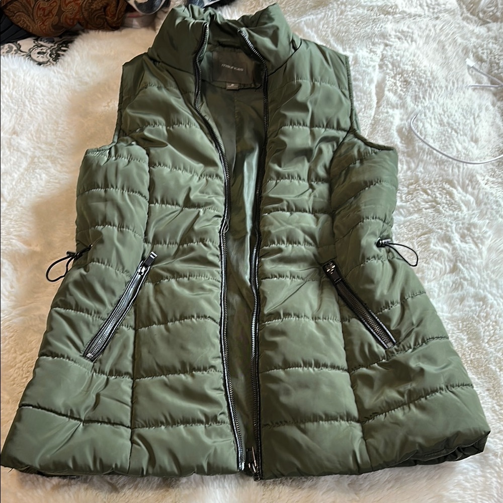Maurices Green Quilted Sleeveless Puffer Vest